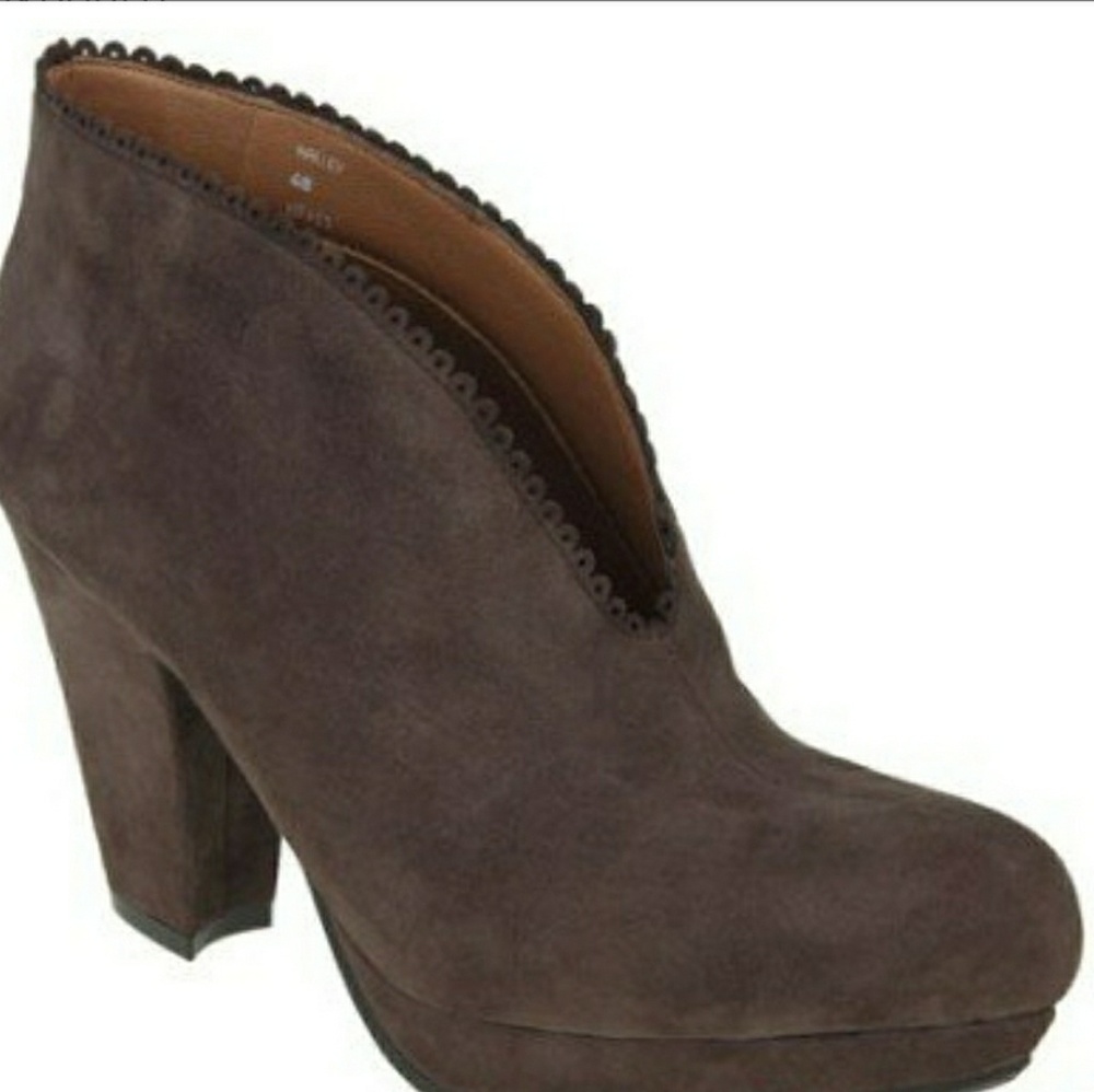 Earthies booties size 7.5